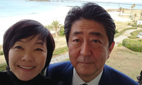 Chuyện tình đáng ngưỡng mộ của cựu Thủ tướng Abe Shinzo với phu nhân 