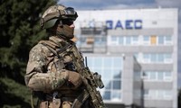 Nga nói Ukraine điều quân đến giành lại nhà máy hạt nhân, ba binh sĩ bị bắt sống