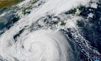 Siêu bão áp sát Nhật Bản, gần 3 triệu người được kêu gọi sơ tán