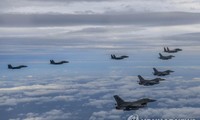 12 máy bay Triều Tiên áp sát biên giới Hàn Quốc