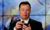 Tỷ phú Elon Musk rao bán nước hoa để có tiền mua lại Twitter