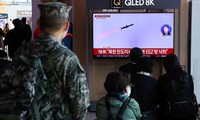 Tên lửa Triều Tiên lần đầu tiên rơi xuống gần bờ biển, Hàn Quốc kích hoạt cảnh báo không kích
