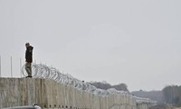 Ukraine xây dựng tường biên giới với Belarus