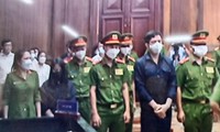 Bị cáo Nguyễn Võ Quỳnh Trang khóc, thừa nhận hành hạ bé Vân An