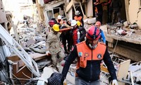 Động đất ở Thổ Nhĩ Kỳ: Nữ sinh 16 tuổi, bé 2 tuổi được giải cứu sau 80 giờ mắc kẹt dưới đống đổ nát 