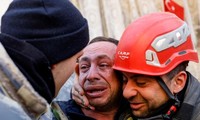 Thổ Nhĩ Kỳ: Tiếp tục tìm thấy người sống sót thần kỳ sáu ngày sau động đất