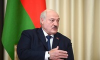 Tổng thống Lukashenko nói vụ tấn công sân bay Belarus &apos;được ông Zelensky chấp thuận&apos;