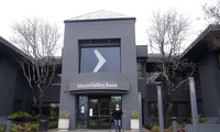 Mỹ: Nhân viên SVB vẫn kịp nhận tiền thưởng vài giờ trước khi ngân hàng sụp đổ