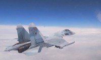 Chiến đấu cơ Su-27 Nga xuất kích chặn máy bay do thám Đức 