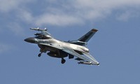 Nga cảnh báo phương Tây về &apos;rủi ro to lớn&apos; nếu cung cấp máy bay F-16 cho Ukraine