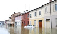 Lũ lụt nghiêm trọng nhất trong 100 năm càn quét nước Ý, 14 người thiệt mạng