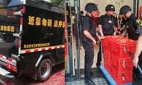 Trung Quốc: Người đàn ông dùng xe tải chở tiền sính lễ, vàng, đồng hồ đắt tiền đến nhà vợ sắp cưới