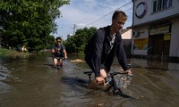 CNN: Ảnh vệ tinh cho thấy đập Kakhovka đã hư hại vài ngày trước khi đổ sập
