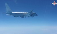 Nga điều hai tiêm kích Su-27 chặn máy bay do thám Anh trên Biển Đen