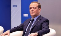 Ông Medvedev: Chiến dịch của Nga sẽ kết thúc sau vài ngày nếu NATO ngừng chuyển vũ khí tới Ukraine