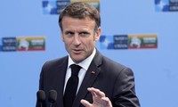 Tổng thống Macron nói Pháp sẽ gửi tên lửa tầm xa cho Ukraine