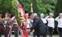 Chủ tịch Triều Tiên Kim Jong-un viếng nghĩa trang quân tình nguyện Trung Quốc 