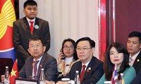 Chủ tịch Quốc hội Vương Đình Huệ dự phiên họp Ban Chấp hành Đại hội đồng AIPA-44