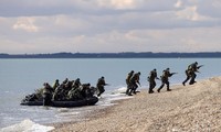 Hàng trăm binh sĩ Ukraine về nước sau khi được Anh huấn luyện