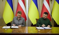 Ukraine ký thỏa thuận an ninh với quốc gia đầu tiên ngoài nhóm G7