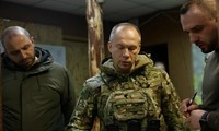 Chỉ huy quân đội Ukraine thị sát tiền tuyến
