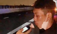 Thanh niên có nồng độ cồn kịch khung lái xe máy vào cao tốc Vĩnh Hảo