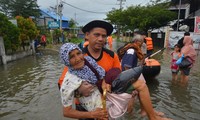 Indonesia: Mưa lớn gây lũ lụt, 26 người chết và mất tích
