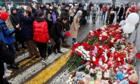 Người Nga đặt hoa tưởng niệm các nạn nhân vụ tấn công khủng bố gần Mátxcơva