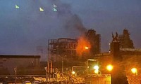 Nhà máy lọc dầu lớn của Nga nằm cách tiền tuyến 1.300 km bị tấn công 