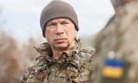 Tổng tư lệnh quân đội nói Ukraine &apos;gặp khó trên 3 mặt trận&apos;