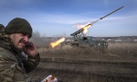 Nỗ lực xây phòng tuyến nhưng chưa hiệu quả, binh sĩ Ukraine nóng lòng chờ viện trợ từ Mỹ