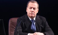 Ông Medvedev cảnh báo Nga có thể trang bị vũ khí cho đối thủ của Mỹ