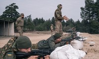 Mỹ hủy lệnh cấm cung cấp vũ khí cho tiểu đoàn Azov