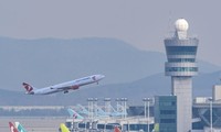 Sân bay Hàn Quốc tạm thời đóng cửa đường băng vì bóng bay chở rác
