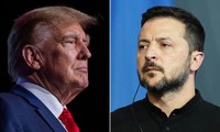 Ông Donald Trump nói chuyện với Tổng thống Ukraine Zelensky