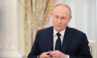 Tổng thống Putin họp với các quan chức Nga về tình hình biên giới