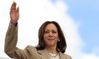 Điện Kremlin nói bà Kamala Harris &apos;dễ đoán&apos; hơn ông Donald Trump