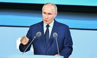 Tổng thống Nga Vladimir Putin cảnh báo NATO