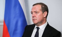 Ông Dmitry Medvedev úp mở về khả năng Nga tấn công căn cứ của NATO