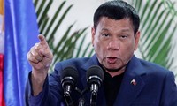 Tổng thống Philippines dọa tuyên chiến với Canada vì vấn đề rác