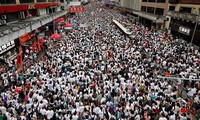 Hong Kong: Số người biểu tình tăng kỷ lục, thủ lĩnh &apos;Cách mạng ô&apos; ra tù