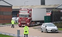 Chiếc xe tải đông lạnh chở 39 thi thể được phát hiện hôm 23/10 tại Anh. Ảnh: PA.