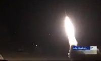 Một tên lửa phóng đi nhằm vào căn cứ không quân al-Asad của Mỹ ở Iraq. Ảnh: Sima News.