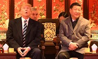 Tổng thống Mỹ Donald Trump và Chủ tịch Trung Quốc Tập Cận Bình trong chuyến thăm Tử cấm thành ở Bắc Kinh ngày 8/11/2017. Ảnh: Getty Images.