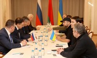 Cuộc đàm phán Nga-Ukraine kéo dài khoảng 5 giờ kết thúc ngày 28/2, đạt được một số điểm chung. Ảnh: Reuters.