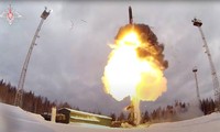 Một tên lửa đạn đạo liên lục địa Yars của Nga được phóng trong cuộc tập trận của lực lượng hạt nhân tại một địa điểm không xác định ở Nga. Ảnh: Bộ Quốc phòng Nga/Reuters.
