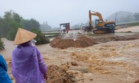 Đường Suối Nước Noi, thôn Nước Đang, xã Ba Bích, huyện Ba Tơ, bị nước lũ cuốn trôi.