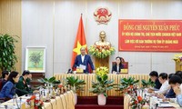 Chủ tịch nước Nguyễn Xuân Phúc làm việc với Ban Thường vụ Tỉnh ủy Quảng Ngãi về tình hình kinh tế, xã hội tại địa phương.
