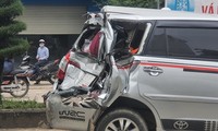 Tai nạn giao thông liên hoàn ở Quảng Ngãi, nhiều ô tô biến dạng
