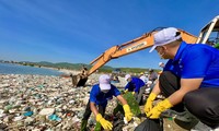 Dọn hơn 400 tấn rác thải ở Sa Huỳnh